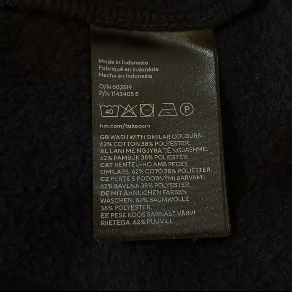 H&M divided black